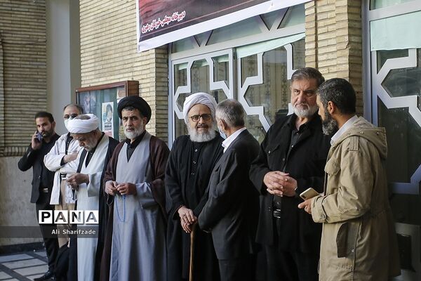 مراسم تشییع پیکر آیت‌ الله اختری