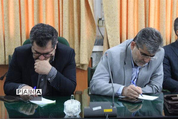 نشست هم‌اندیشی و هماهنگی مدیران مدارس ناحیه دو ساری به‌مناسبت گرامیداشت ۱۳ آبان