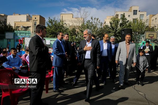 آیین نواختن زنگ استکبار‌ستیزی و روز دانش‌آموز