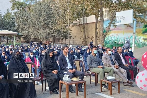نواختن زنگ استکبار‌ستیزی در آموزش و‌ پرورش رودهن