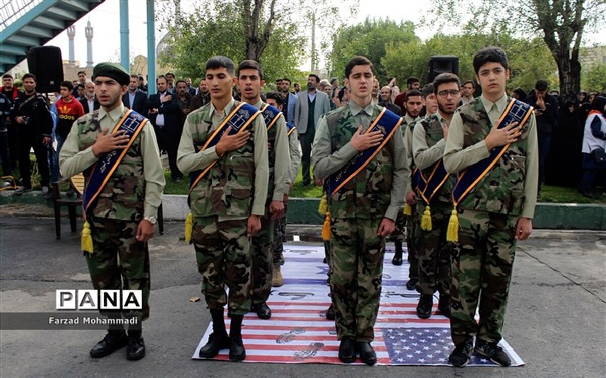 دشمنان در جنگ شناختی، دینداری دانش‌آموزان و جوانان را هدف گرفته‌اند