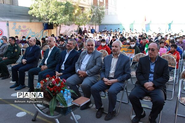 آیین استانی زنگ مبارزه با استکبار جهانی در زنجان