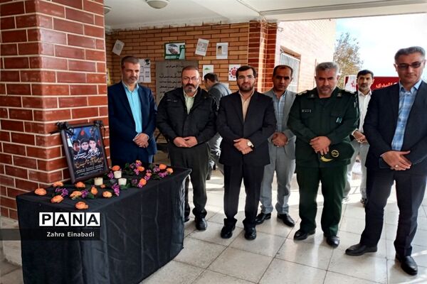 نواختن زنگ استکبار‌ستیزی در مدارس آموزش و پرورش ملارد