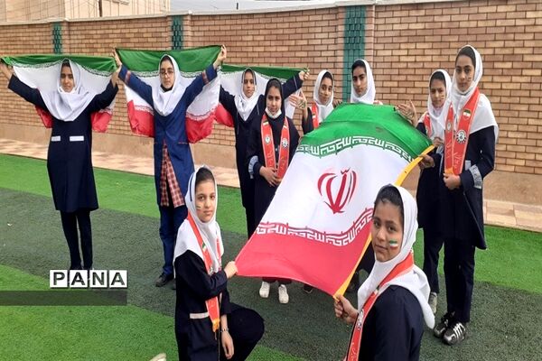پویش دانش‌آموزی «پرچم نماد وطن» در اندیمشک