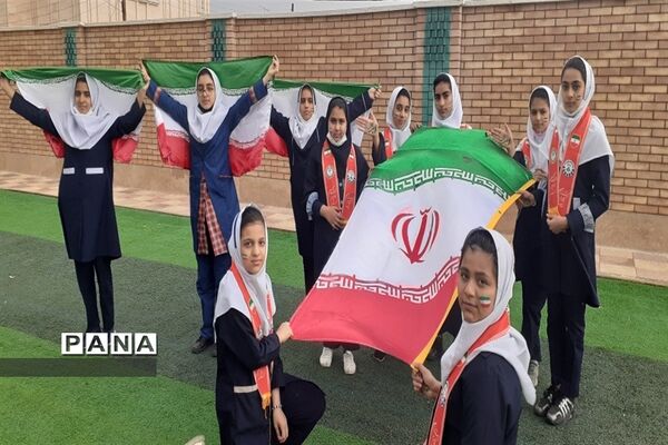 پویش دانش‌آموزی «پرچم نماد وطن» در اندیمشک