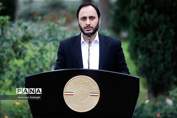 حاشیه جلسه هیات دولت - ۱۱ آبان