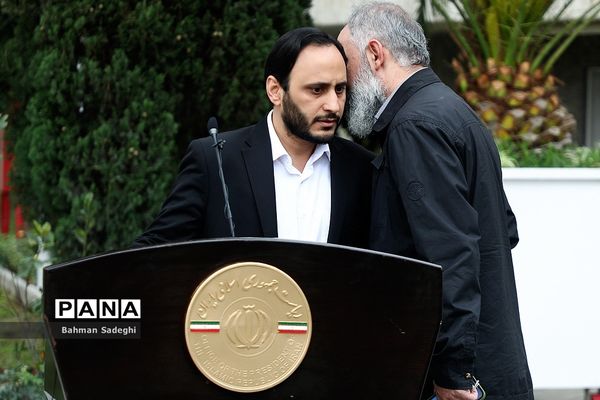 حاشیه جلسه هیات دولت - ۱۱ آبان