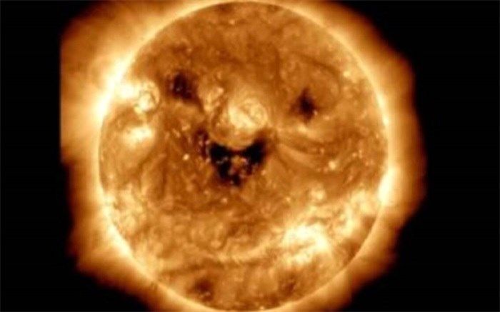 خورشید خندان  شد