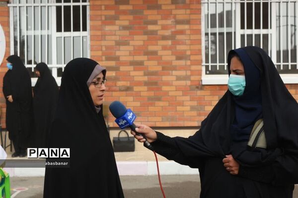 برگزاری آیین نمادین نواختن زنگ استکبارستیزی در دبستان دخترانه مهرنوین فیروزکوه