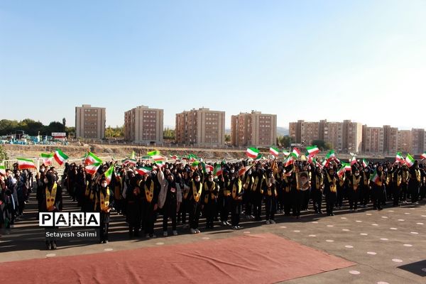 زنگ مبارزه با استکبار جهانی در مدرسه تمام‌تشکیلاتی سردار شهید سلیمانی زنجان