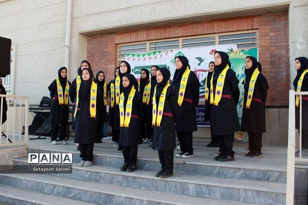 زنگ مبارزه با استکبار جهانی در مدرسه تمام‌تشکیلاتی سردار شهید سلیمانی زنجان