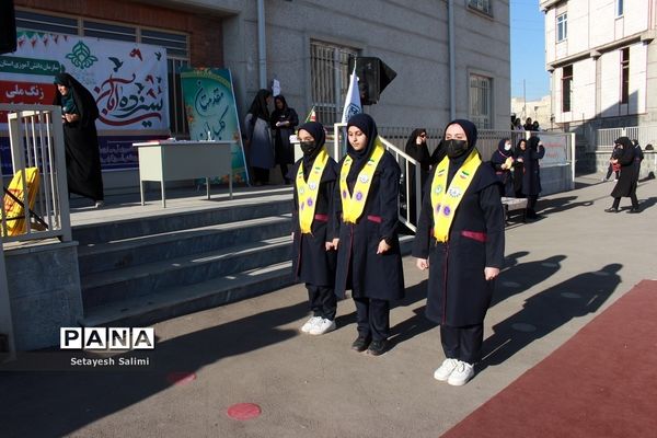 زنگ مبارزه با استکبار جهانی در مدرسه تمام‌تشکیلاتی سردار شهید سلیمانی زنجان