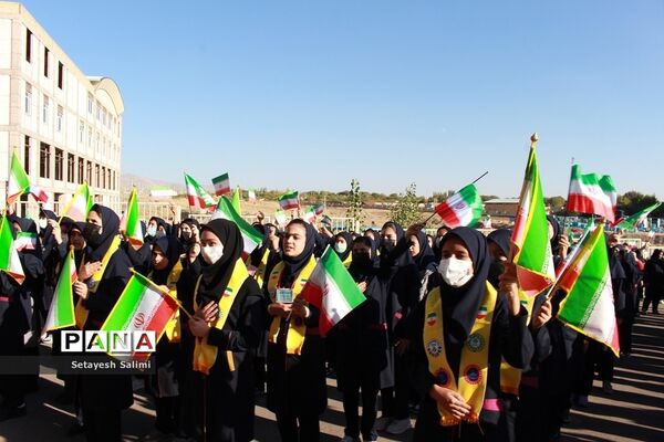 زنگ مبارزه با استکبار جهانی در مدرسه تمام‌تشکیلاتی سردار شهید سلیمانی زنجان