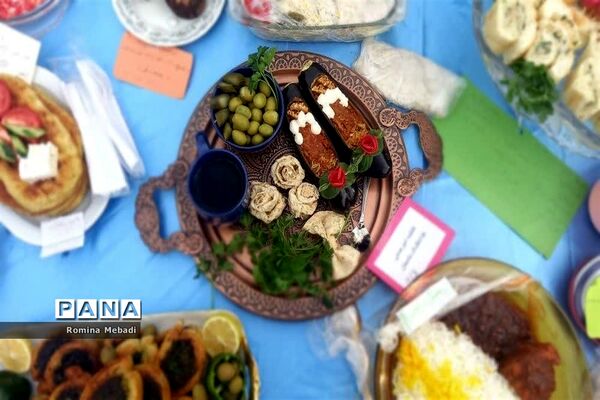 برگزاری مسابقه آشپزی دانش‌آموزان و اولیاء درآموزشگاه الزهرا(س) اسلامشهر