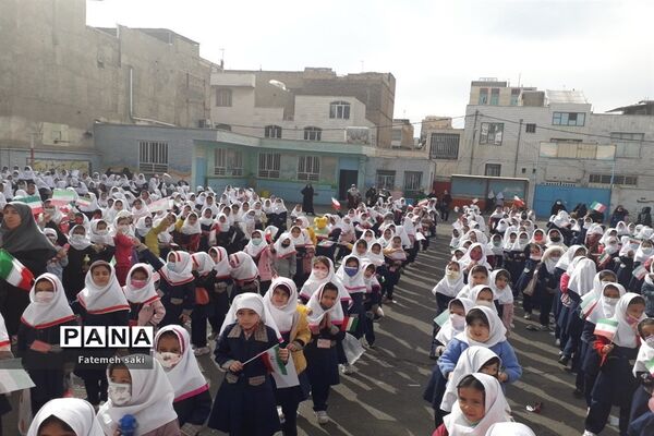 جشن روز دانش‌آموز در دبستان حضرت فاطمه (س)