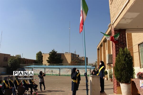 نواخته شدن زنگ استکبارستیزی درمدارس قزوین