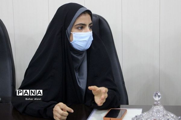 نشست نمایندگان مجلس دانش‌آموزی استان بوشهر با معاون آموزش متوسطه استان