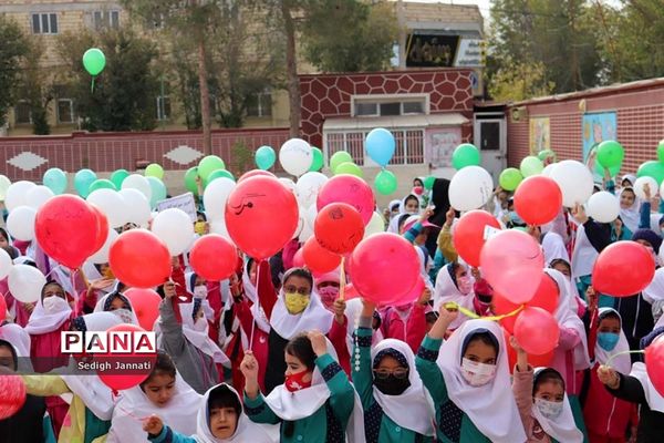 نواخته شدن زنگ استکبار ستیزی در مدارس آباده