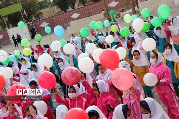نواخته شدن زنگ استکبار ستیزی در مدارس آباده