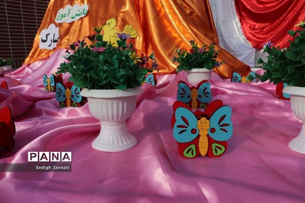 نواخته شدن زنگ استکبار ستیزی در مدارس آباده