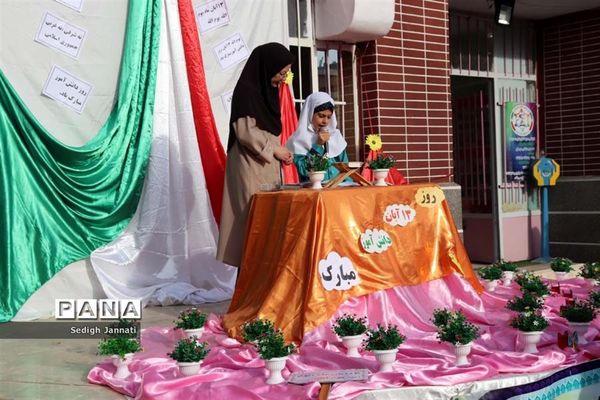 نواخته شدن زنگ استکبار ستیزی در مدارس آباده