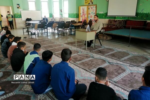 برگزاری نشست بصیرتی جهاد تبیین در رودهن