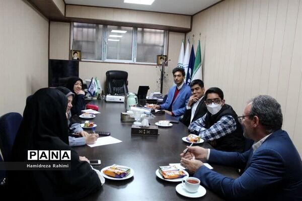 جلسه هماهنگی خبرنگار دانش‌آموزان پانای شهر تهران ویژه 13 آبان