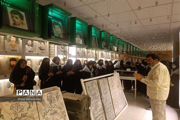 بازدید دانش‌آموزان مدارس ملارد از موزه دفاع مقدس