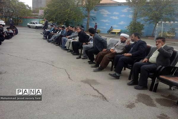 برگزاری مراسم زنگ استکبار ستیزی در دبیرستان شاهد مهدی هاشمی