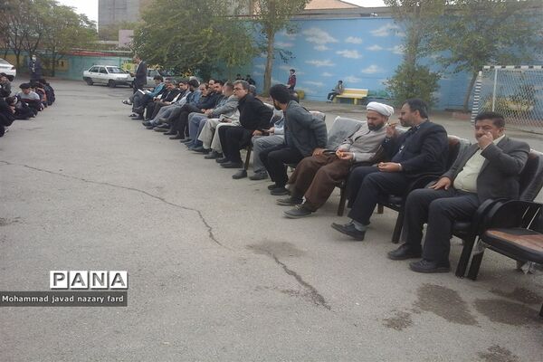 برگزاری مراسم زنگ استکبار ستیزی در دبیرستان شاهد مهدی هاشمی