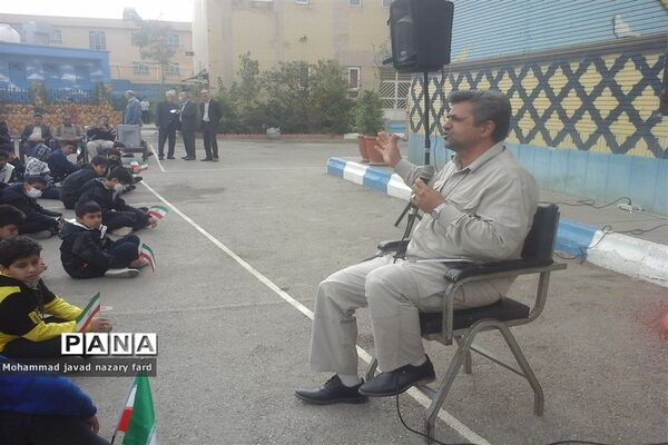 برگزاری مراسم زنگ استکبار ستیزی در دبیرستان شاهد مهدی هاشمی