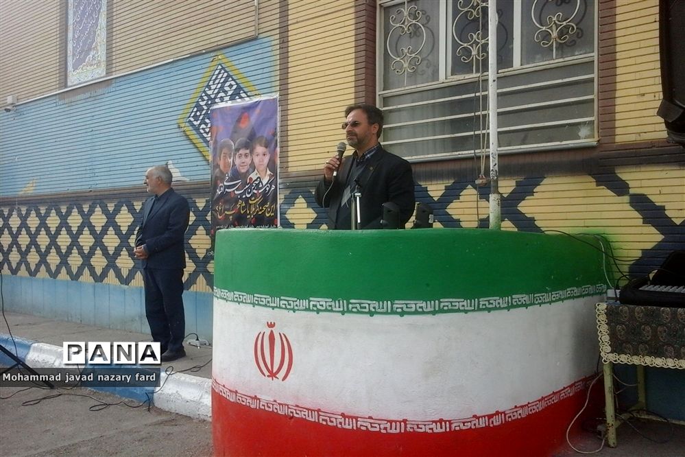 برگزاری مراسم زنگ استکبار ستیزی در دبیرستان شاهد مهدی هاشمی
