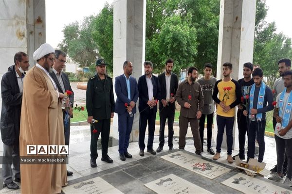 غبارروبی مزار شهدا در شادگان