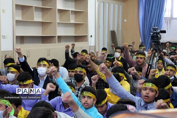 دیدار اعضای تشکل‌های دانش‌آموزی با نماینده ولی فقیه