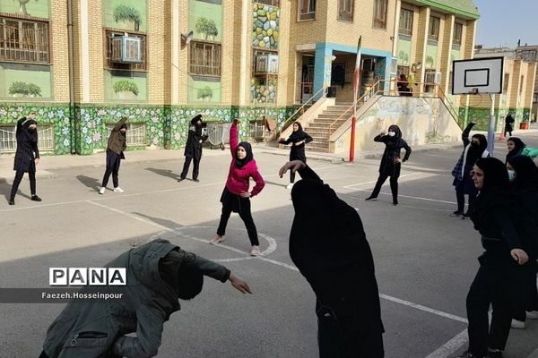 برگزاری مسابقه ورزشی به مناسبت ۱۳ آبان در بهارستان‌دو