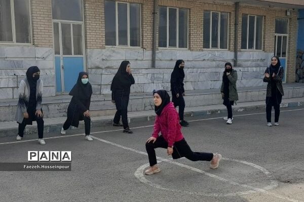 برگزاری مسابقه ورزشی به مناسبت ۱۳ آبان در بهارستان‌دو