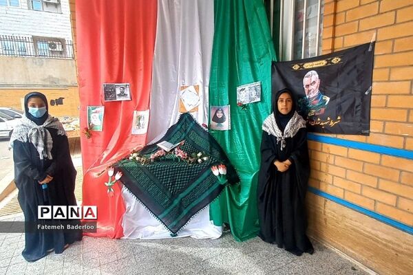 برگزاری مراسم روز دانش آموز با حضور خانواده شهدا در ناحیه دو بهارستان