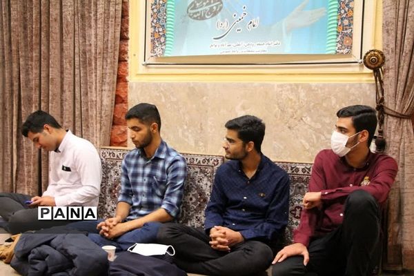 دیدار امام جمعه رودهن با فعالان و‌دانش‌آموزان نخبه بسیجی