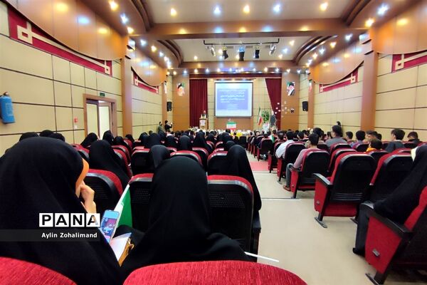 گردهمایی فرماندهان و شورای واحد های بسیج مدارس در شهرستان رباط کریم