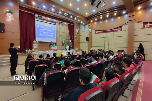 گردهمایی فرماندهان و شورای واحد های بسیج مدارس در شهرستان رباط کریم