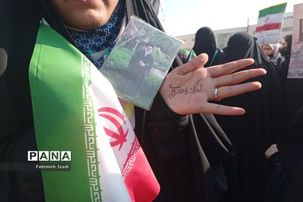 حضور دانش‌آموزان در راهپیمایی روز مبارزه با استکبار جهانی