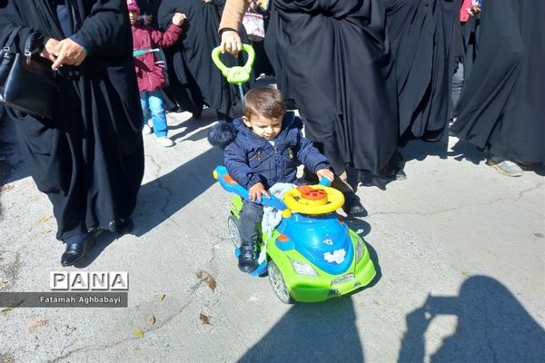 حضور پرشور مردم شهرستان بن در راهپیمایی 13آبان