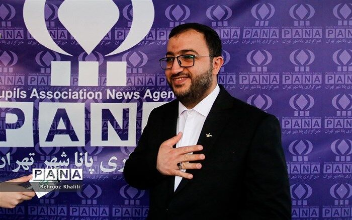 امروز پیام دانش‌آموزان این بود که ما همیشه در صحنه و پشتیبان ولایت هستیم