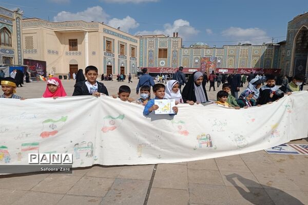 حضور دانش‌آموزان در حماسه باشکوه یوم الله ۱۳ آبان