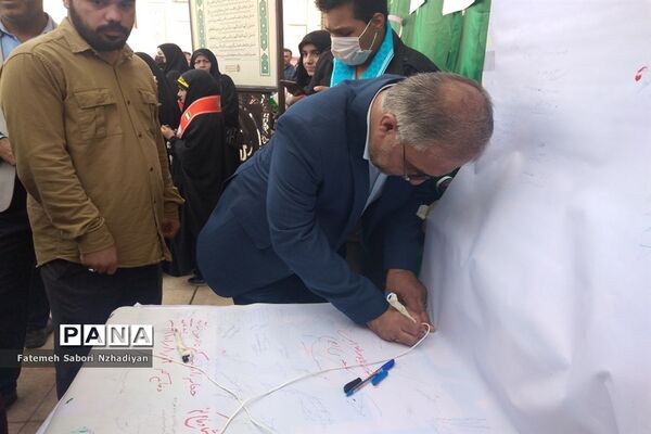 برپایی موکب سازمان دانش‌آموزی ناحیه ۳ در حرم مطهر شاهچراغ (ع)