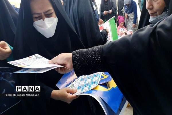 برپایی موکب سازمان دانش‌آموزی ناحیه ۳ در حرم مطهر شاهچراغ (ع)