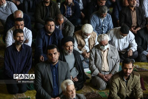 نماز جمعه روز 13 آبان