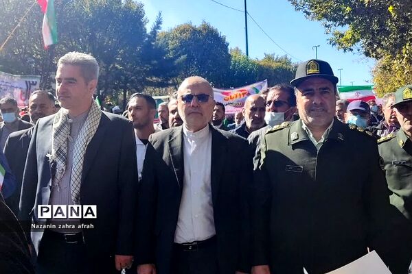 راهپیمایی ۱۳ آبان، با شعار «حماسه ایستادگی، مقاومت و استکبارستیزی» در رودهن