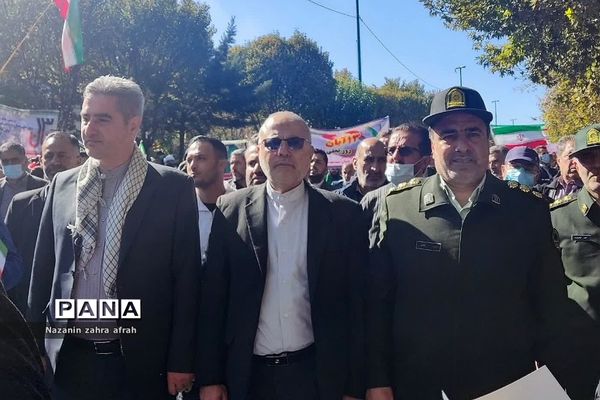 راهپیمایی ۱۳ آبان، با شعار «حماسه ایستادگی، مقاومت و استکبارستیزی» در رودهن