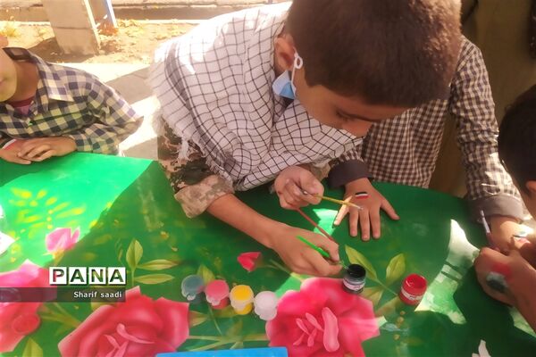 حضور دهه هشتادی‌های شهرستان اقلید در راهپیمایی ۱۳ آبان